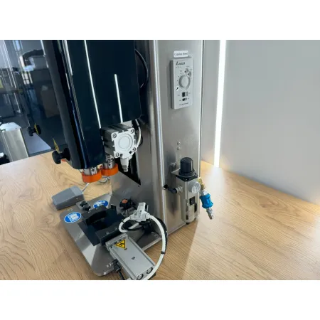 Zakręcarka rolkowa CS-1000-2 3